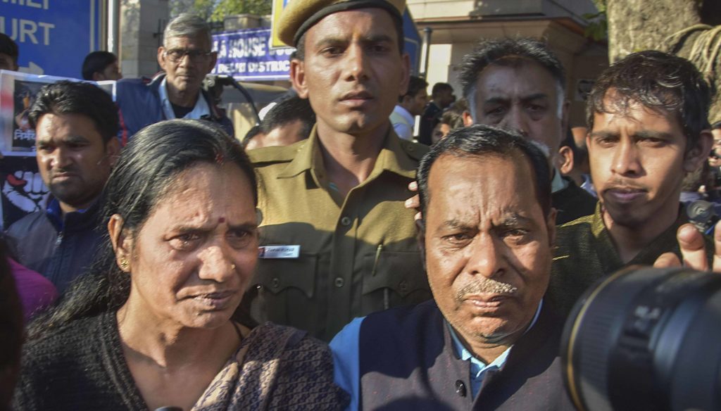 Nirbhaya's mother wept in court